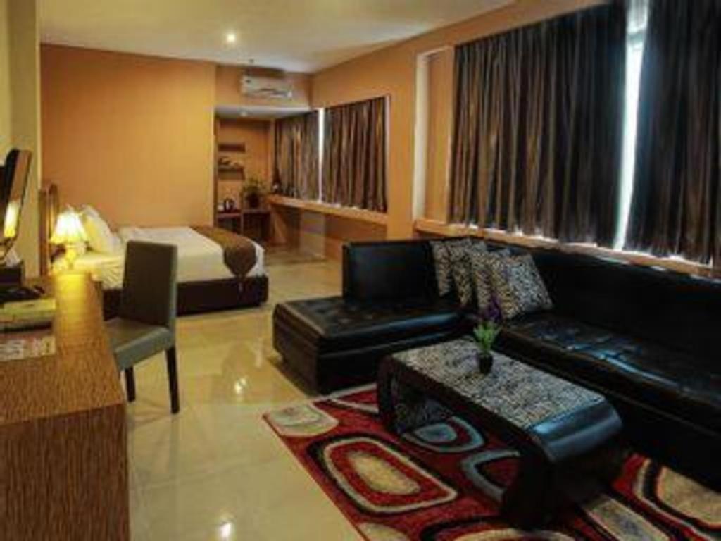 Asoka Luxury Hotel Bandar Lampung Exterior foto