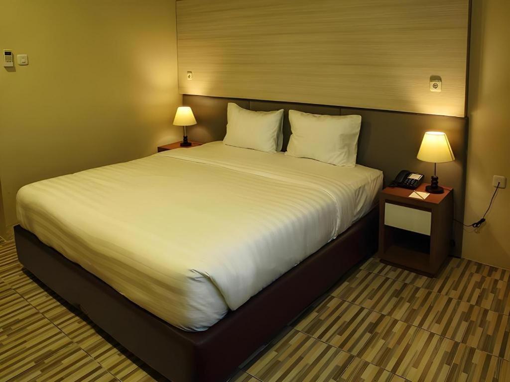 Asoka Luxury Hotel Bandar Lampung Exterior foto