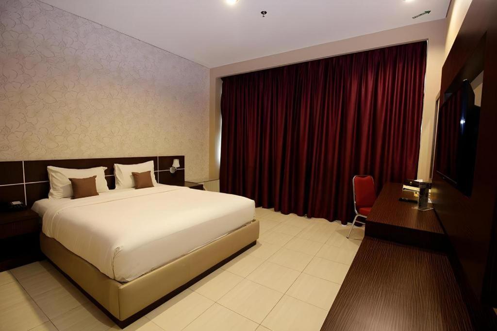 Asoka Luxury Hotel Bandar Lampung Exterior foto