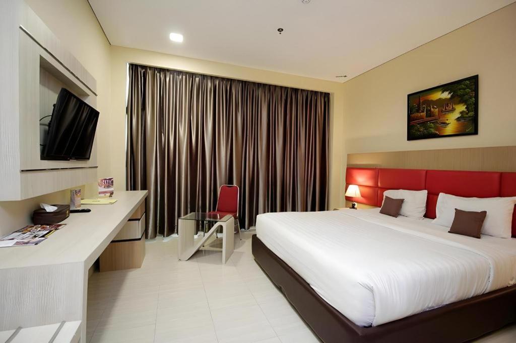Asoka Luxury Hotel Bandar Lampung Exterior foto